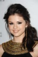 /album/kepek/selena-gomez-loose-ponytail-hairstyle-oct-08-jpg/